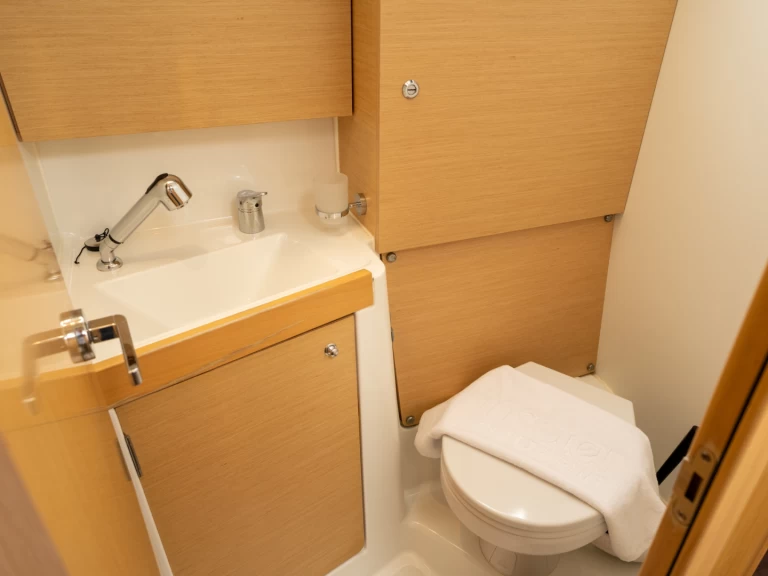 Location bateau Salerne pas cher Oceanis 38.1