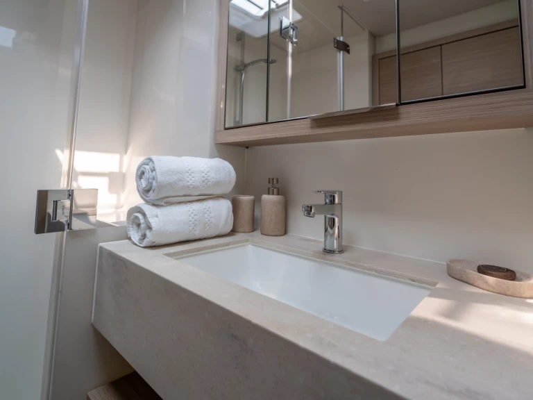 Louez un Lagoon Lagoon 55 à Capo d'Orlando