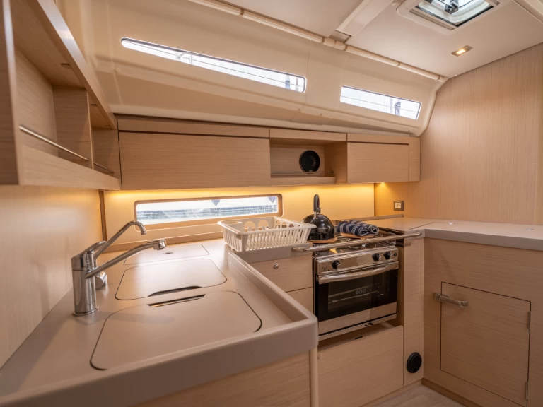 Location bateau Salerne pas cher Oceanis 40.1