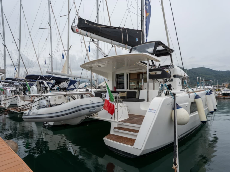Location à Salerne - Lagoon Lagoon 40 sur SamBoat