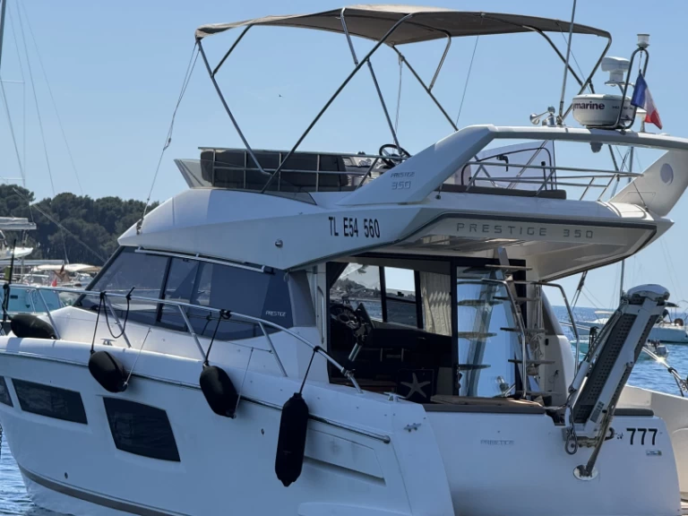 Jeanneau Prestige 350 Fly a louer à Antibes