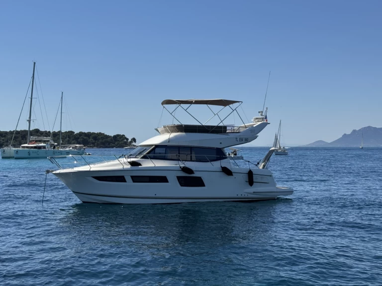Location à Antibes - Jeanneau Prestige 350 Fly sur SamBoat