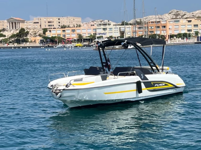 Location bateau Marseille pas cher Flyer 6.6 SPORTdeck
