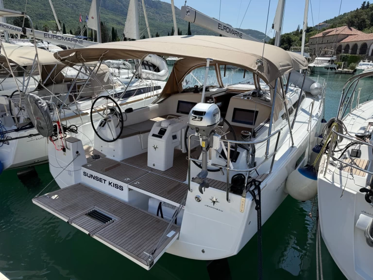 Jeanneau Sun Odyssey 410 a louer à Komolac