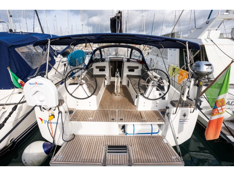 Location bateau Jeanneau Sun Odyssey 380 à Castiglioncello sur Samboat