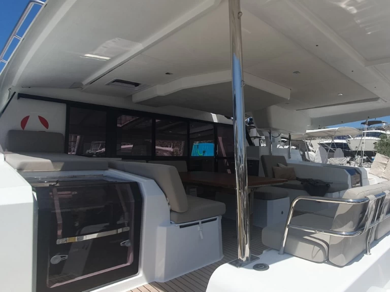 Fountaine Pajot Aura 51 a louer à Seget Donji