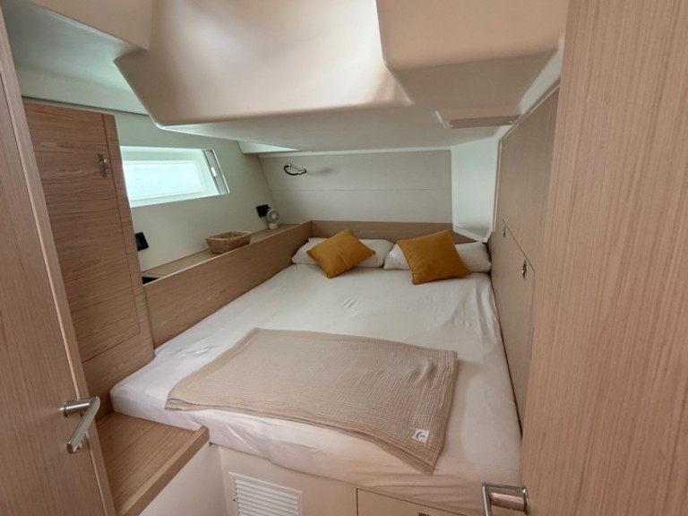 Location bateau Cugnana Verde pas cher First 53