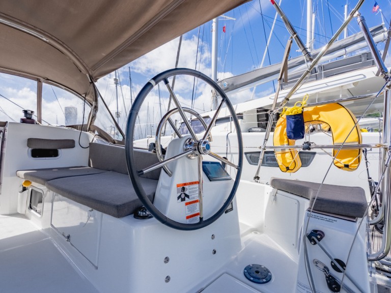 Location bateau Jeanneau Sun Odyssey 380 à Road Town sur Samboat