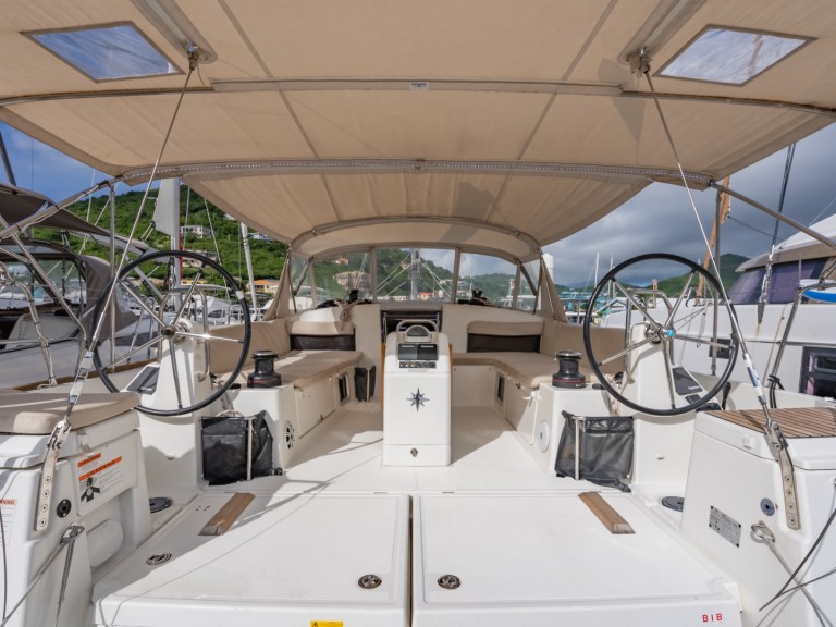 Louez un Jeanneau Sun Odyssey 490 à Road Town