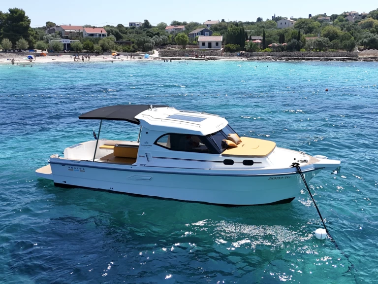 Bateau à moteur à louer à Trogir au meilleur prix