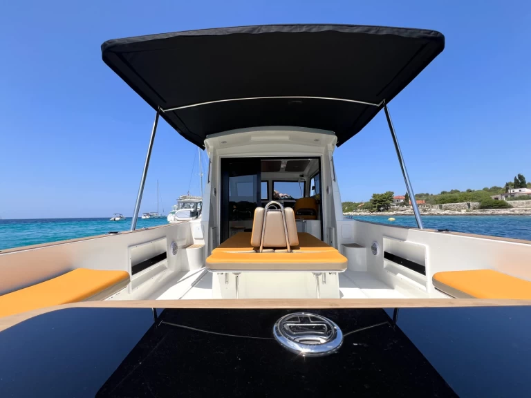 Camaro 1000 a louer à Trogir