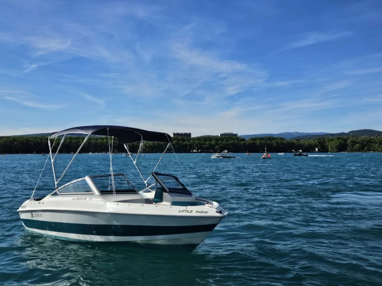 Location Bateau à moteur Larson avec permis