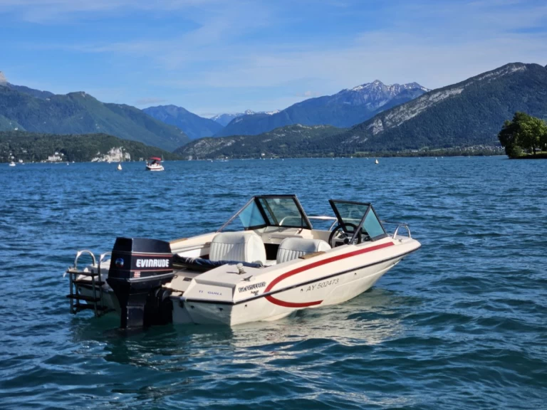 Louez un Glastron V162 à Annecy