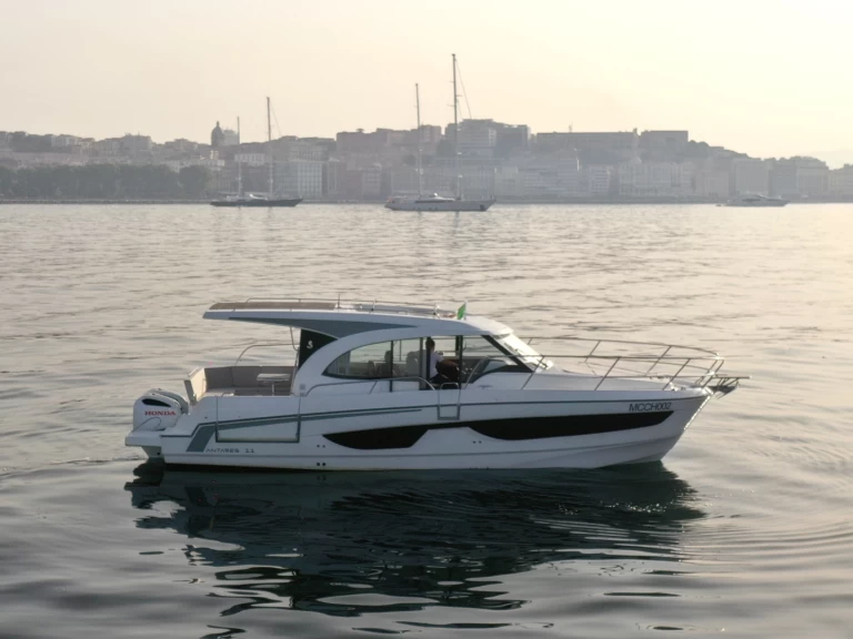 Bateau à moteur à louer à Naples au meilleur prix