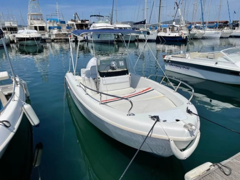 Location Bateau à moteur Selva avec permis