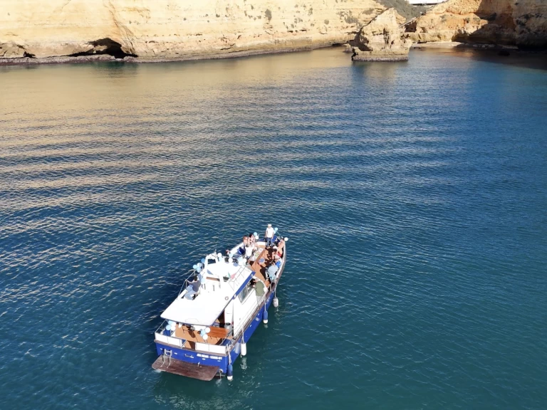 Location Bateau à moteur Yate Cantiere Navale avec permis