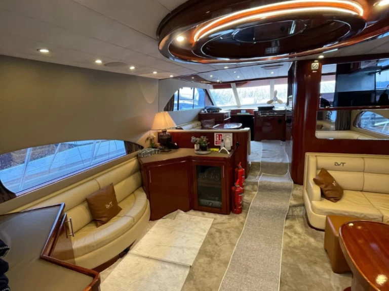 costom made costom made a louer à Beşiktaş