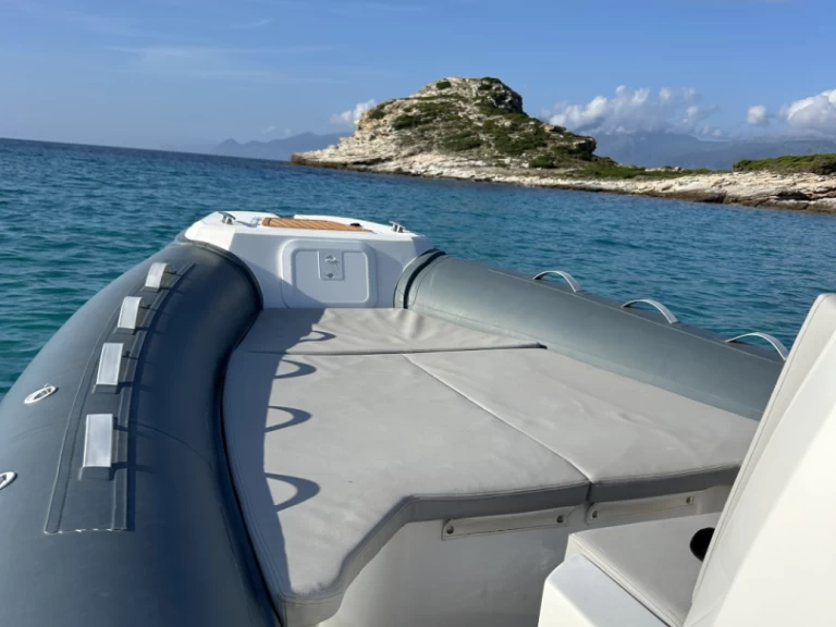 Location Semi-rigide FANALE MARINE avec permis