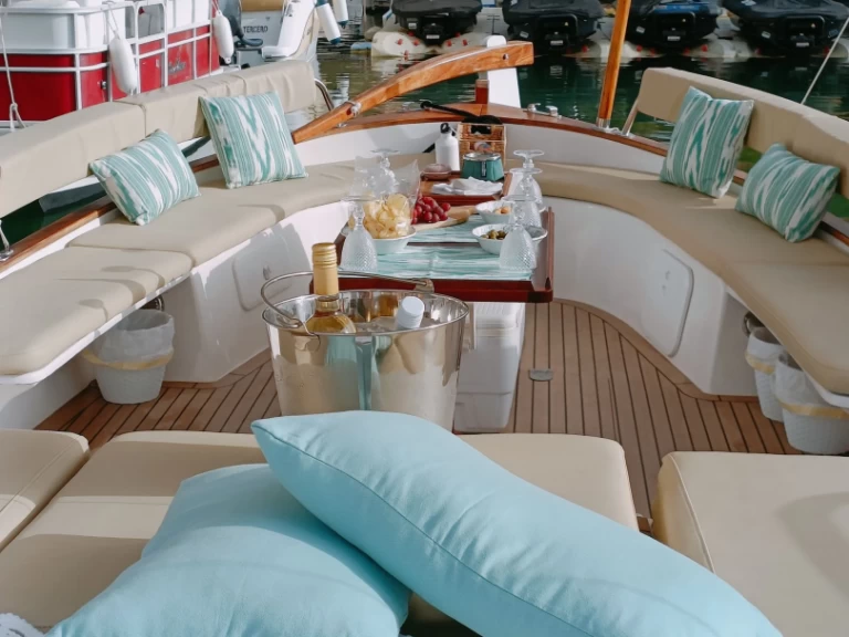 Medvolt Marine MedVolt M7 a louer à Portals Nous