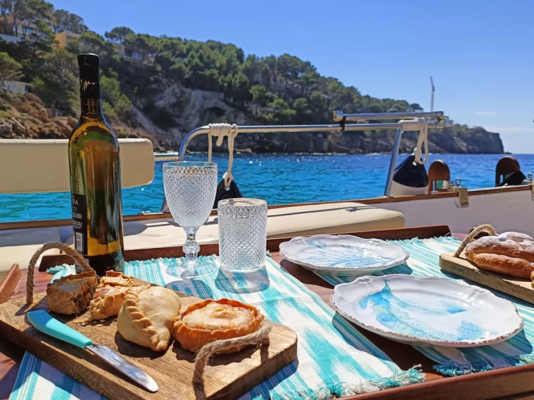 Location à Portals Nous - Medvolt Marine MedVolt M7 sur SamBoat