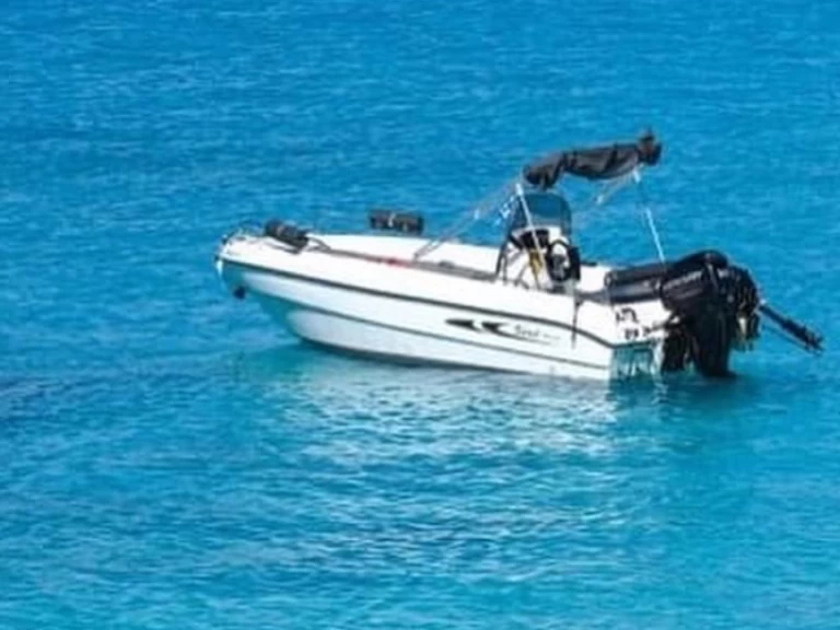 Location Bateau à moteur à Gáïos - Karel Boat F30ELPT