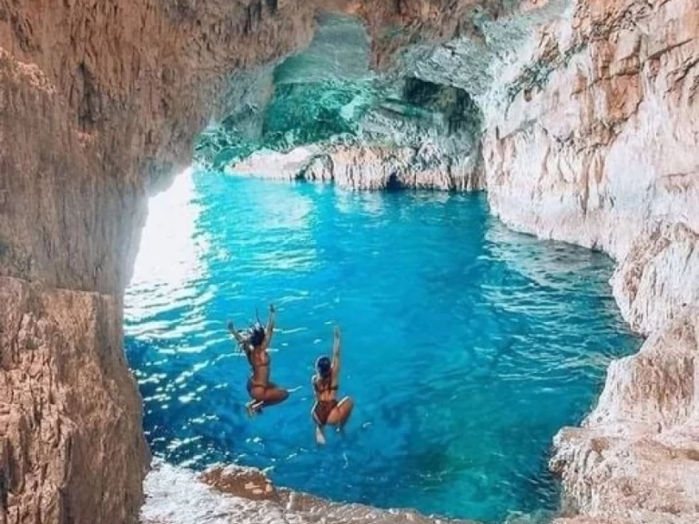 Louez un Tullio-Abbate elite 35 à Marina Aliki