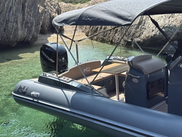 Location Bateau à moteur à Gapeau - Jeanneau Cap Camarat 7.5 WA Serie 2