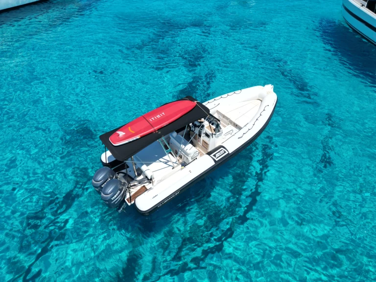 Location Semi-rigide Almarine avec permis