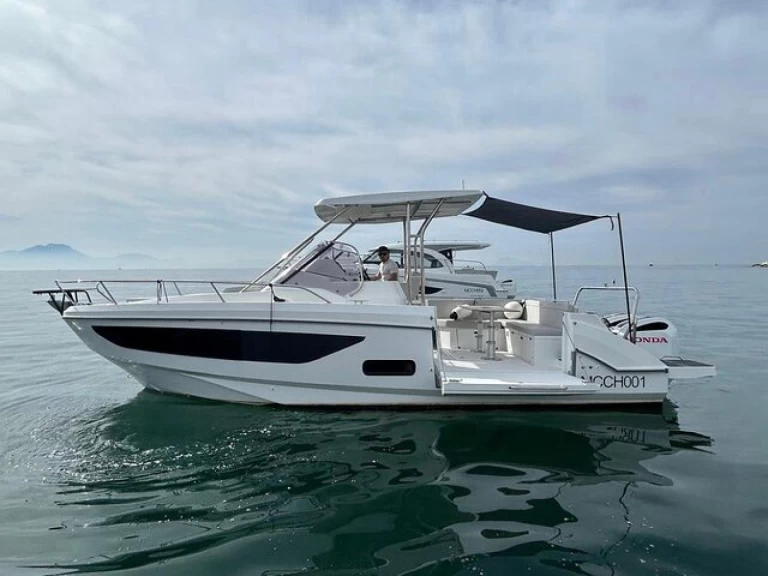 Bateau à moteur à louer à Naples au meilleur prix