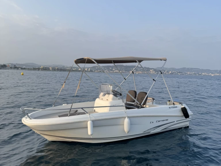 Bateau à moteur à louer à Mandelieu-la-Napoule au meilleur prix