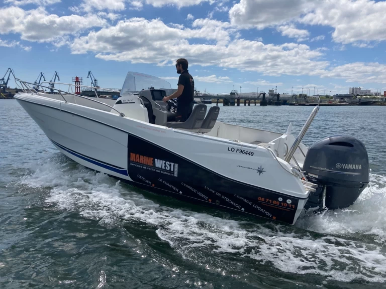 Location Bateau à moteur à Lorient - Jeanneau Cap Camarat 6.5 CC Serie 3