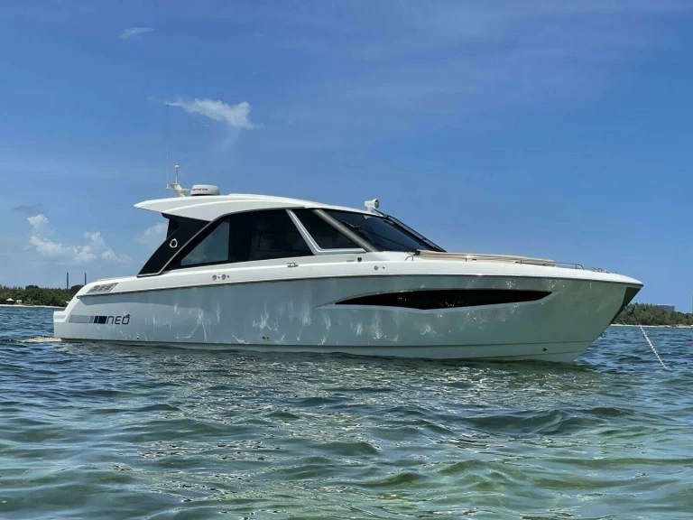 Location à Golfe-Juan - Jeanneau Leader 36 sur SamBoat