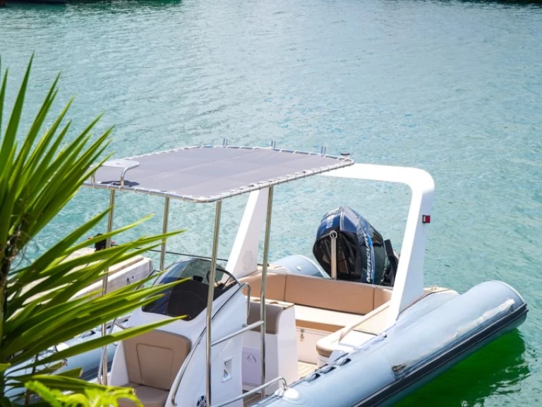 Louer Semi-rigide avec ou sans skipper Rib à Simpson Bay