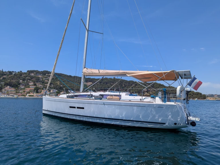 Location bateau Saint-Mandrier-sur-Mer pas cher Dufour 375 Grand Large