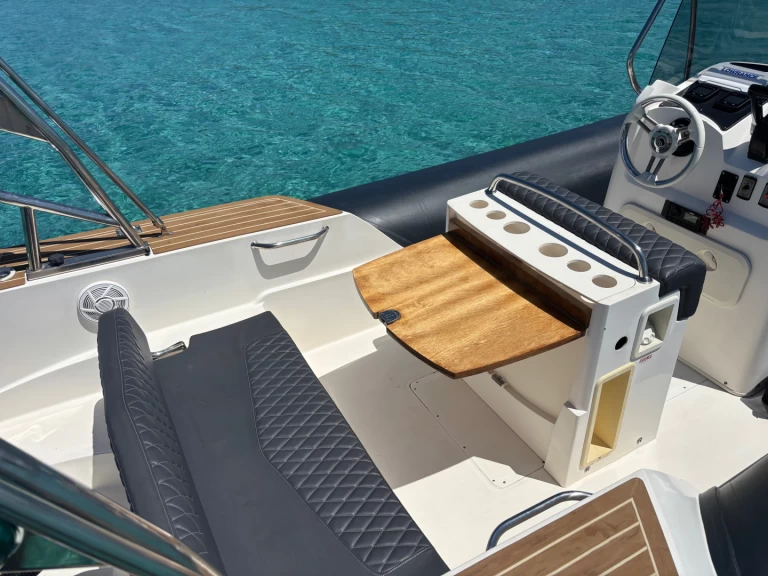 Location bateau Porto-Vecchio pas cher Tempest 700