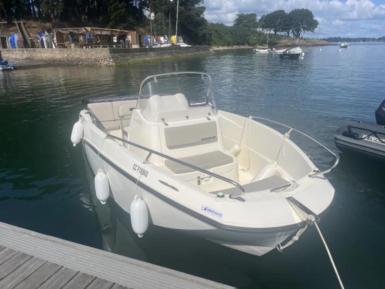 Location Bateau à moteur Quicksilver avec permis