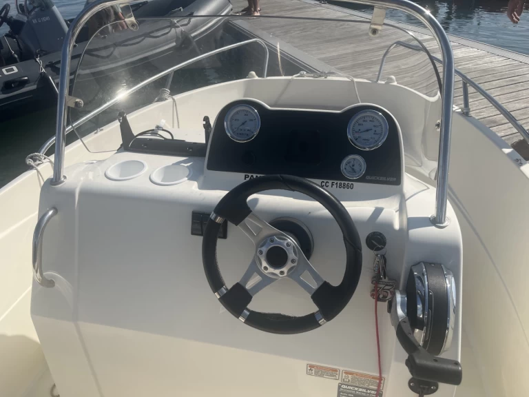 Bateau à moteur à louer à Le Palais au meilleur prix
