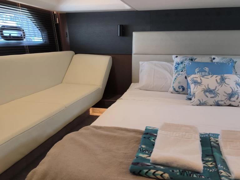 Location Bateau à moteur à Cádiz - Bavaria R40 Coupe