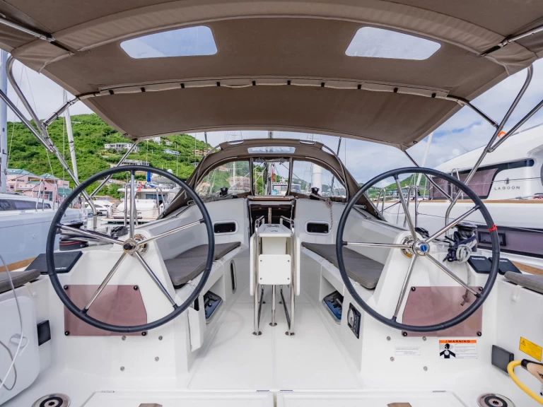 Location bateau Road Town pas cher Sun Odyssey 349