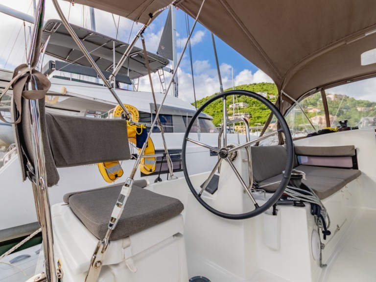 Louez un Jeanneau Sun Odyssey 440 à Road Town