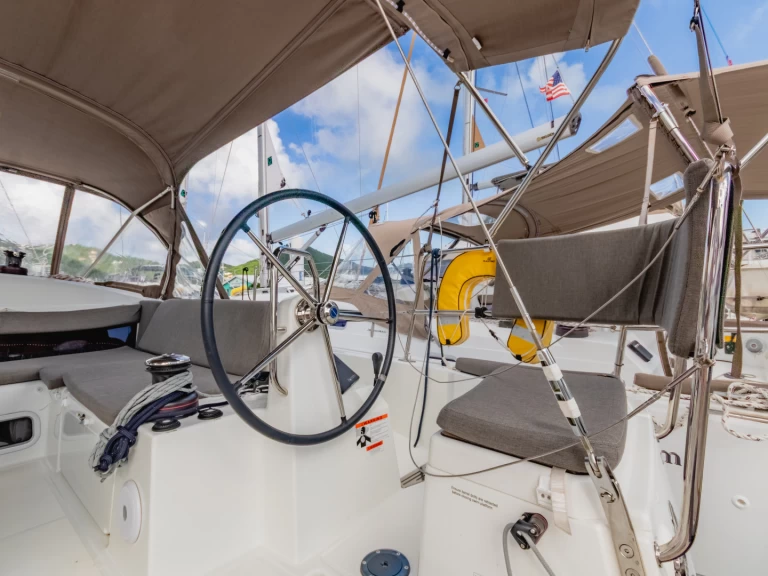 Location bateau Road Town pas cher Sun Odyssey 440