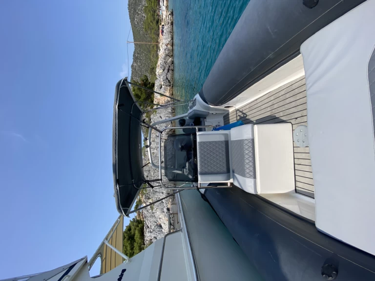 Location bateau mostro mostro 680 offshore à Glyfáda sur Samboat