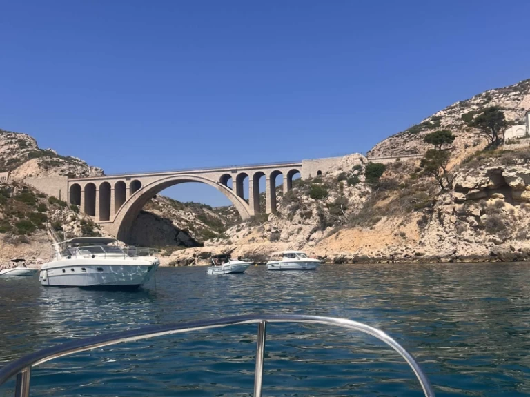 Louez un Lomac Beluga 17 à L'Estaque
