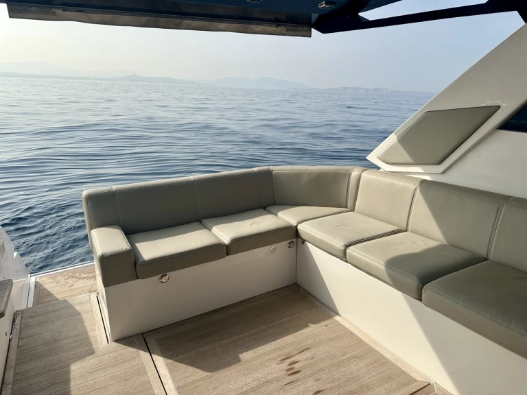 Louer Bateau à moteur avec ou sans skipper Rio Yachts à Marseille