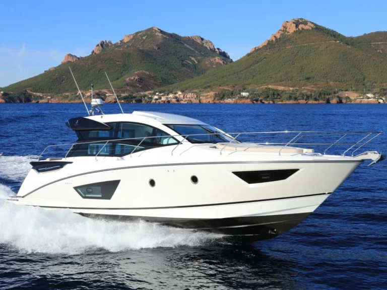 Louez un Bénéteau GRAN TURISMO 50 HT à Marine de Sant'Ambrogio