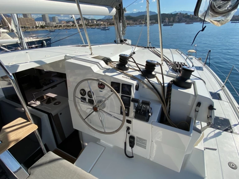 Location Catamaran à Marine de Sant'Ambrogio - Fountaine Pajot Isla 40