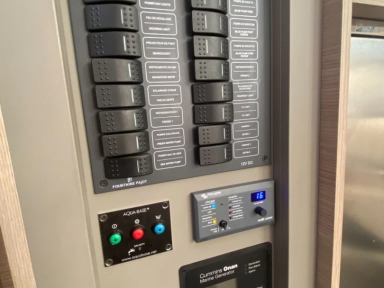 Louer Catamaran avec ou sans skipper Fountaine Pajot à Marine de Sant'Ambrogio