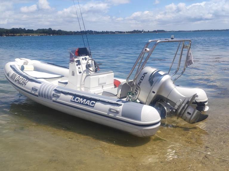 Location Semi-rigide Lomac avec permis