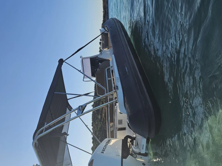 Semi-rigide à louer à Saint-Florent au meilleur prix