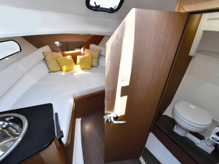 Location bateau Jeanneau Cap camarat 7.5 wa série 3 à La Rochelle sur Samboat